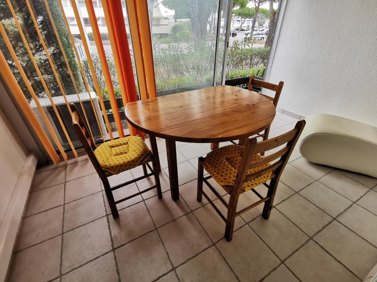Studio Avec Loggia Entre Port, Plage Et Piscine Ле-Гро-дю-Руа Екстер'єр фото