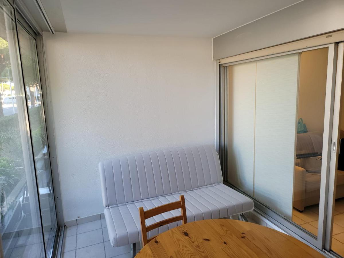 Studio Avec Loggia Entre Port, Plage Et Piscine Ле-Гро-дю-Руа Екстер'єр фото