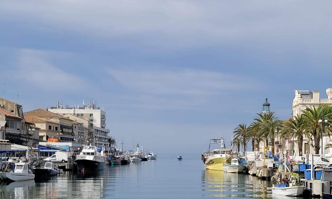 Studio Avec Loggia Entre Port, Plage Et Piscine Ле-Гро-дю-Руа Екстер'єр фото