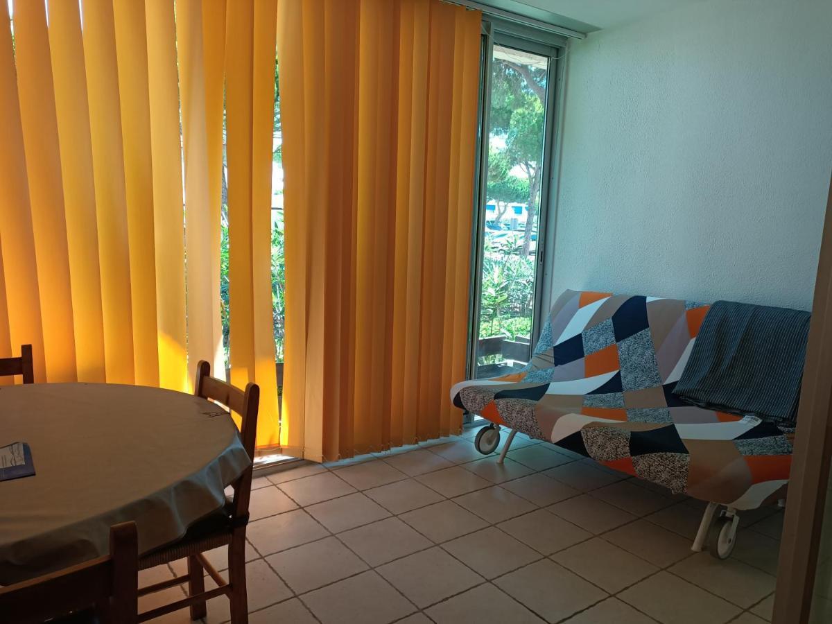 Studio Avec Loggia Entre Port, Plage Et Piscine Ле-Гро-дю-Руа Екстер'єр фото